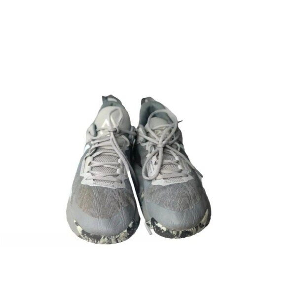 Athletic_Shoes